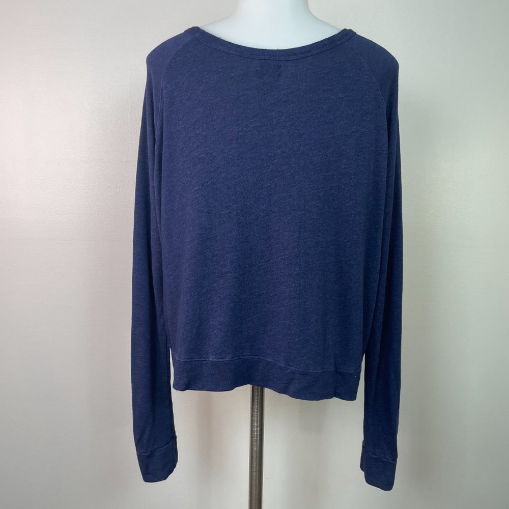 Sundry Top 2 Medium Navy Blue Red Flag Graphic Long Sleeve Shirt Cropped Women's - Picture 7 of 14